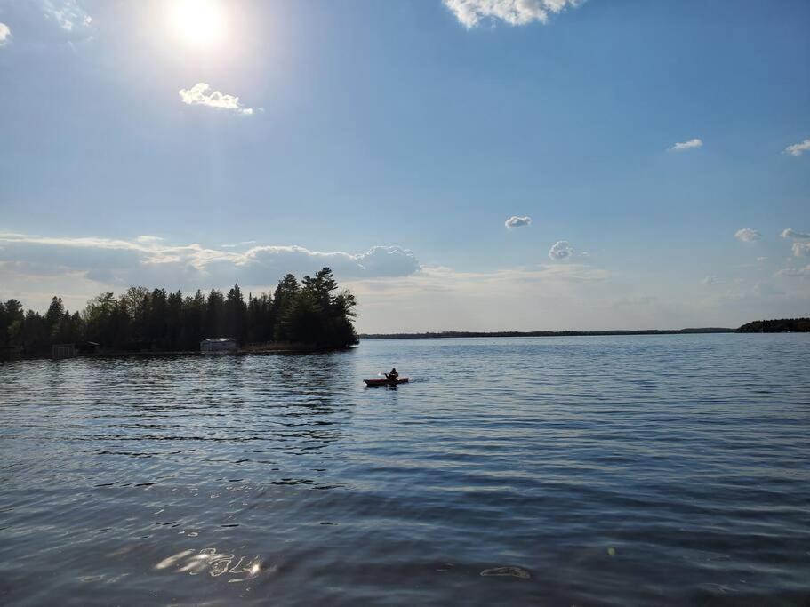 Fun Place With A Sandy Beach For Swimming, Boating, And Fishing, Featuring 3 Available Cabins Fenelon Falls 외부 사진