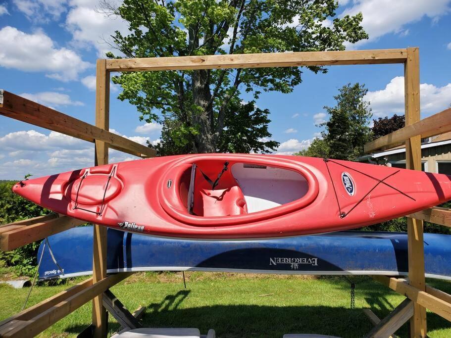 Fun Place With A Sandy Beach For Swimming, Boating, And Fishing, Featuring 3 Available Cabins Fenelon Falls 외부 사진