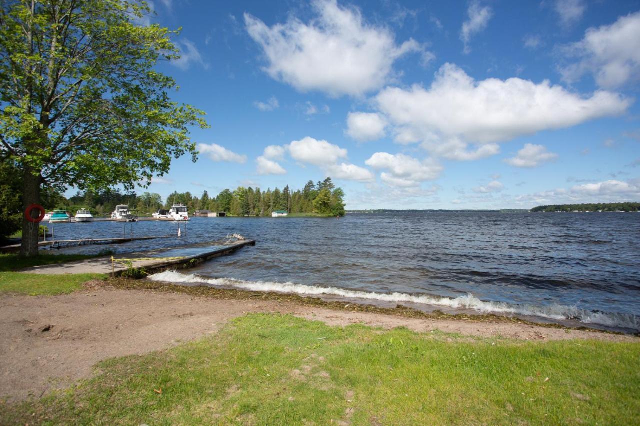 Fun Place With A Sandy Beach For Swimming, Boating, And Fishing, Featuring 3 Available Cabins Fenelon Falls 외부 사진