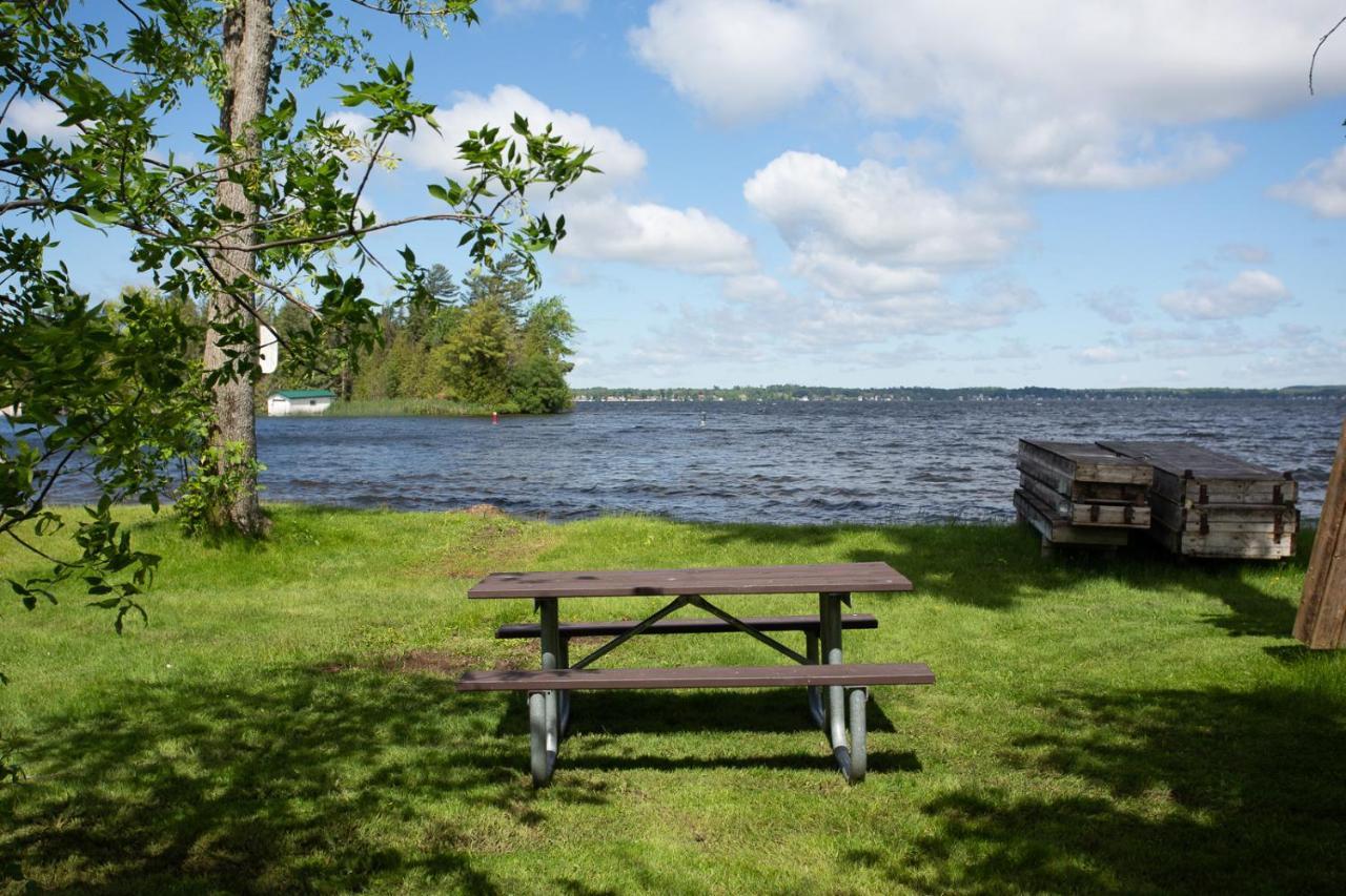 Fun Place With A Sandy Beach For Swimming, Boating, And Fishing, Featuring 3 Available Cabins Fenelon Falls 외부 사진