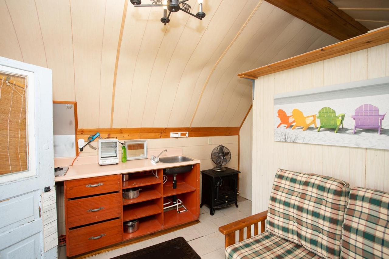 Fun Place With A Sandy Beach For Swimming, Boating, And Fishing, Featuring 3 Available Cabins Fenelon Falls 외부 사진