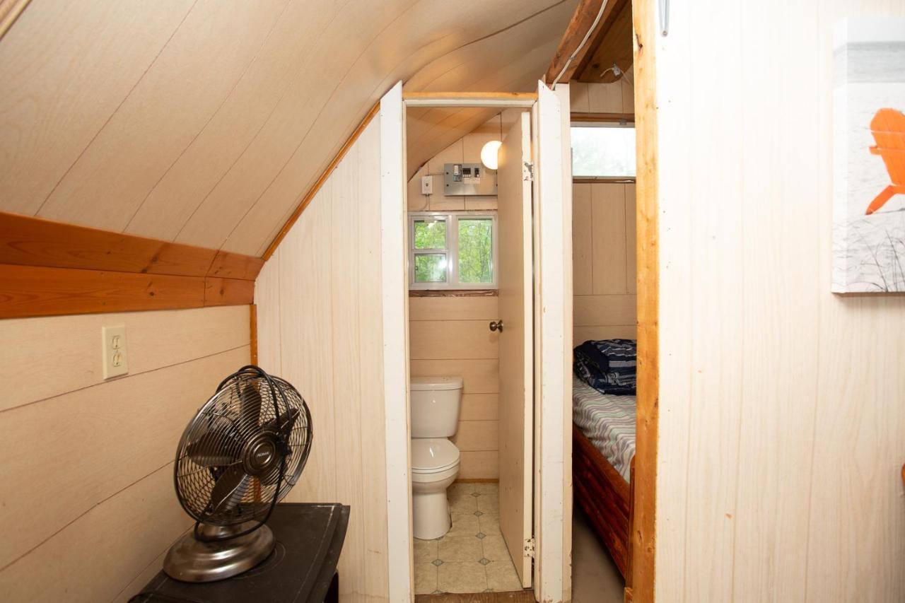 Fun Place With A Sandy Beach For Swimming, Boating, And Fishing, Featuring 3 Available Cabins Fenelon Falls 외부 사진