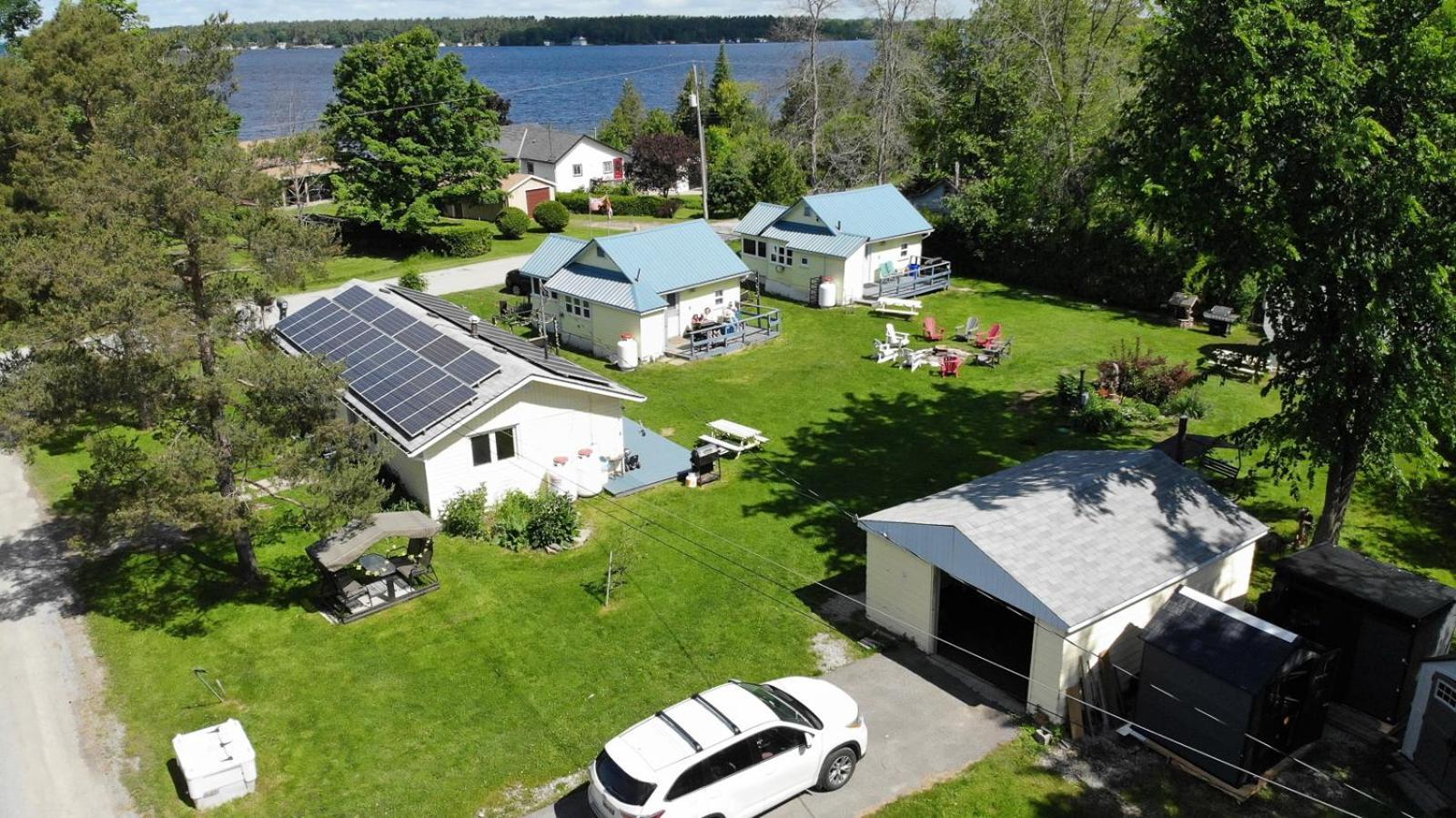 Fun Place With A Sandy Beach For Swimming, Boating, And Fishing, Featuring 3 Available Cabins Fenelon Falls 외부 사진
