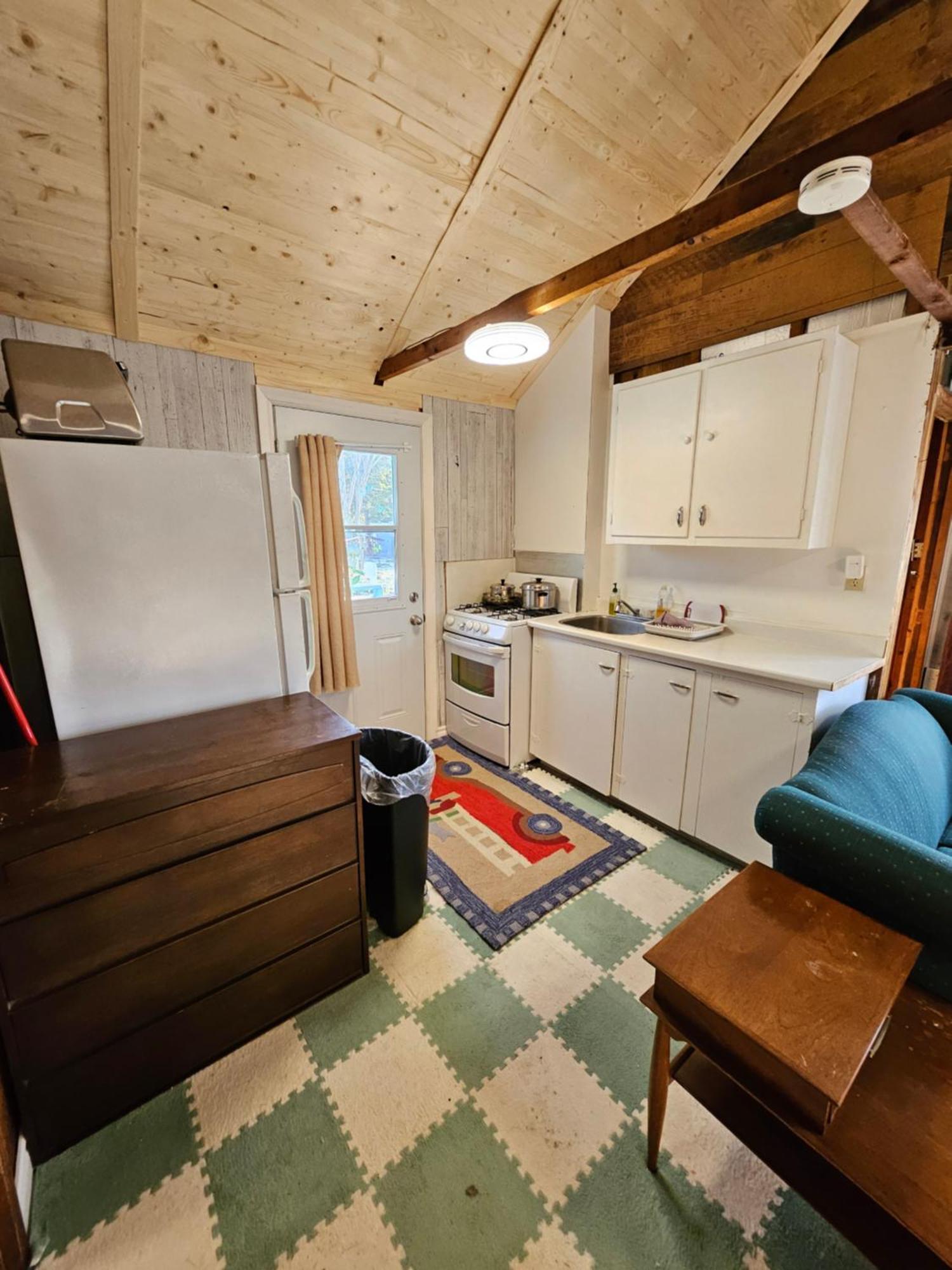 Fun Place With A Sandy Beach For Swimming, Boating, And Fishing, Featuring 3 Available Cabins Fenelon Falls 외부 사진